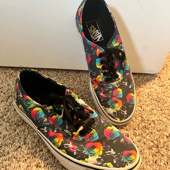 Vans - Picture 2 of 3
